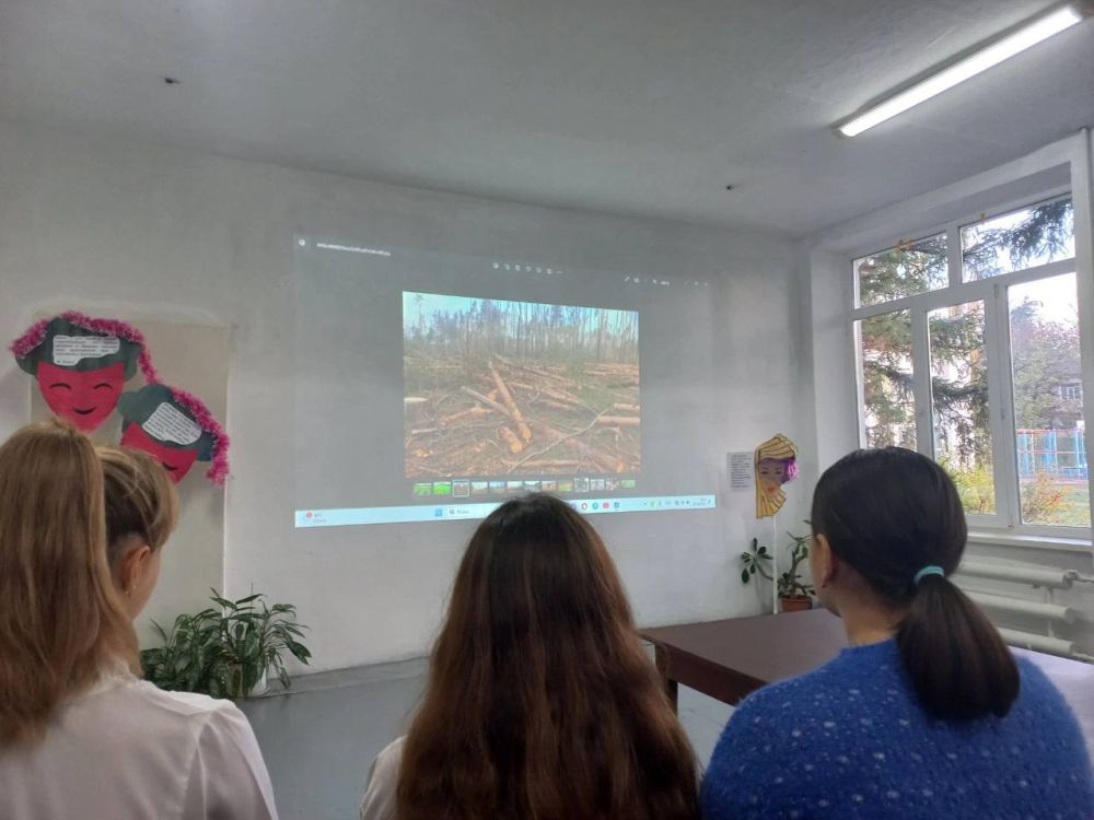 Сотрудники подведомственных Минприроды Крыма учреждений провели для школьников экологические уроки