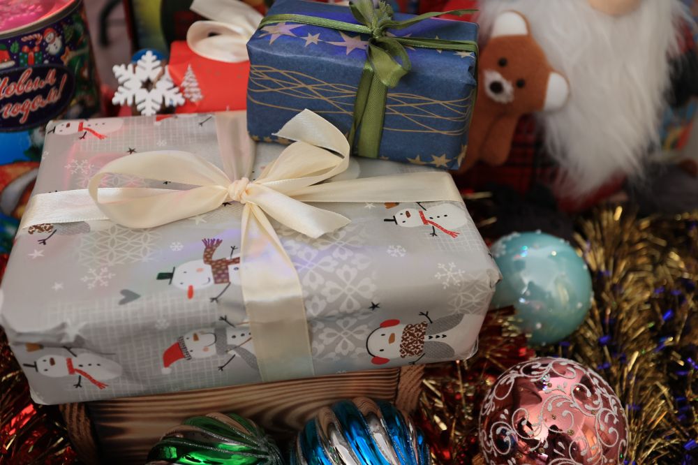 Без сюрприза: четверть крымчан планируют новогодние подарки для своих половинок