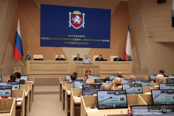 Парламент Крыма поддержал в первом чтении проект бюджета республики на трехлетний период