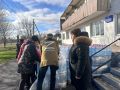 Воду привез жителям пострадавшего от стихии Черноморского района Леонид Бабашов