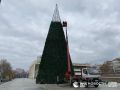 Праздничный конус на центральной площади Симферополя почти стал праздничной елкой