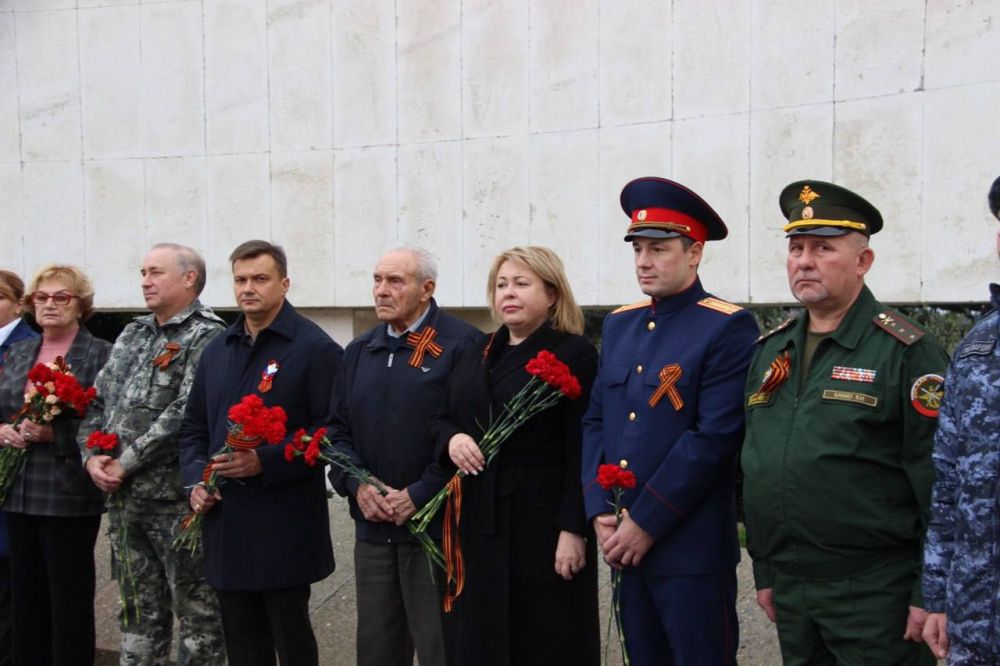 Памятные мероприятия в честь Дня Неизвестного солдата состоялись в Ялте