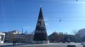 На площади Ленина в Симферополе уже красуется ёлка