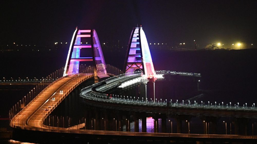Движение по Крымскому мосту временно перекрыто – Инфоцентр