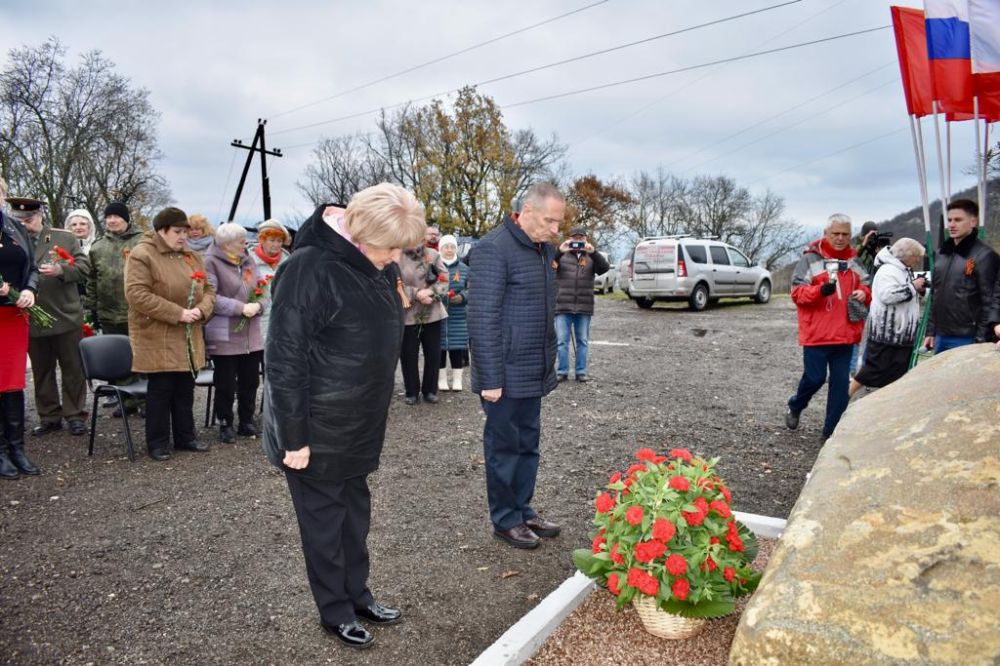 Памятник партизанам, Верхнеуральск