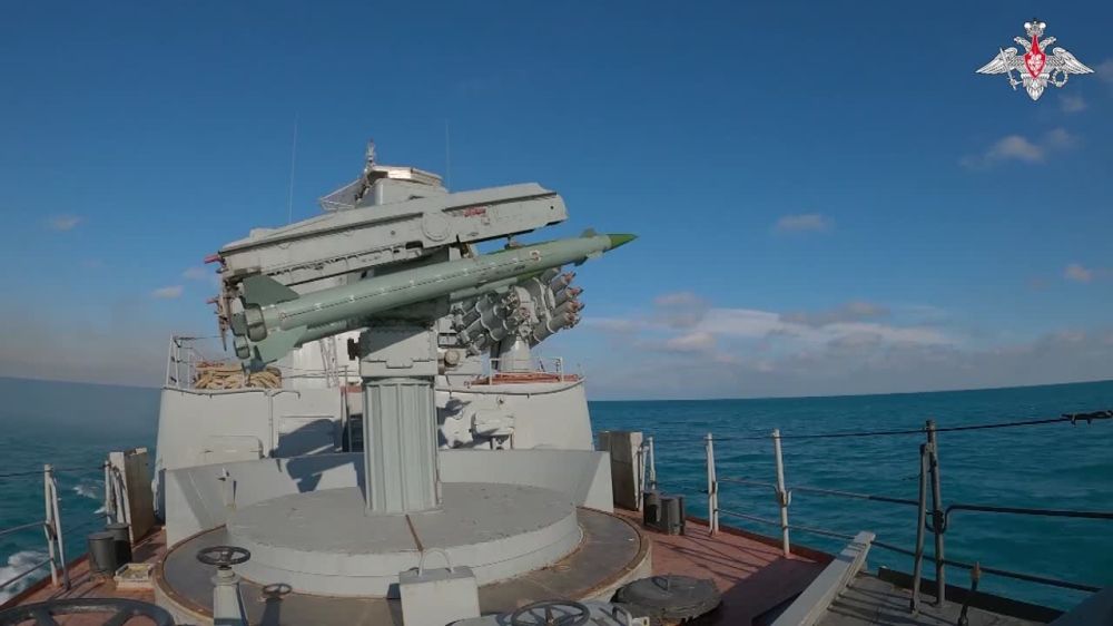 Минобороны РФ: Корабли Черноморского флота провели учение по уничтожению беспилотных летательных аппаратов и безэкипажных катеров