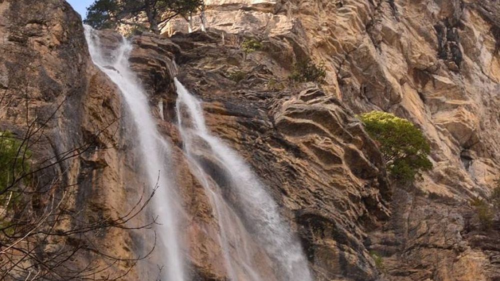 На водопаде Учан-Су из-за осадков произошел обвал