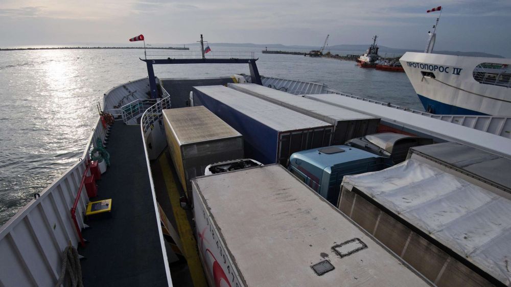 Керчь переправа. Паромная переправа через керченский пролив. Паром в сирию. Керченская паромная переправа в крыму. Паром в сирию.