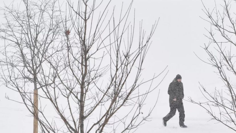 Севастополь набережная смерч. Циклон над россией сегодня карта. Севастополь ветер. Южный циклон евпатория начало средины конец осени. Шторм в симферополе.