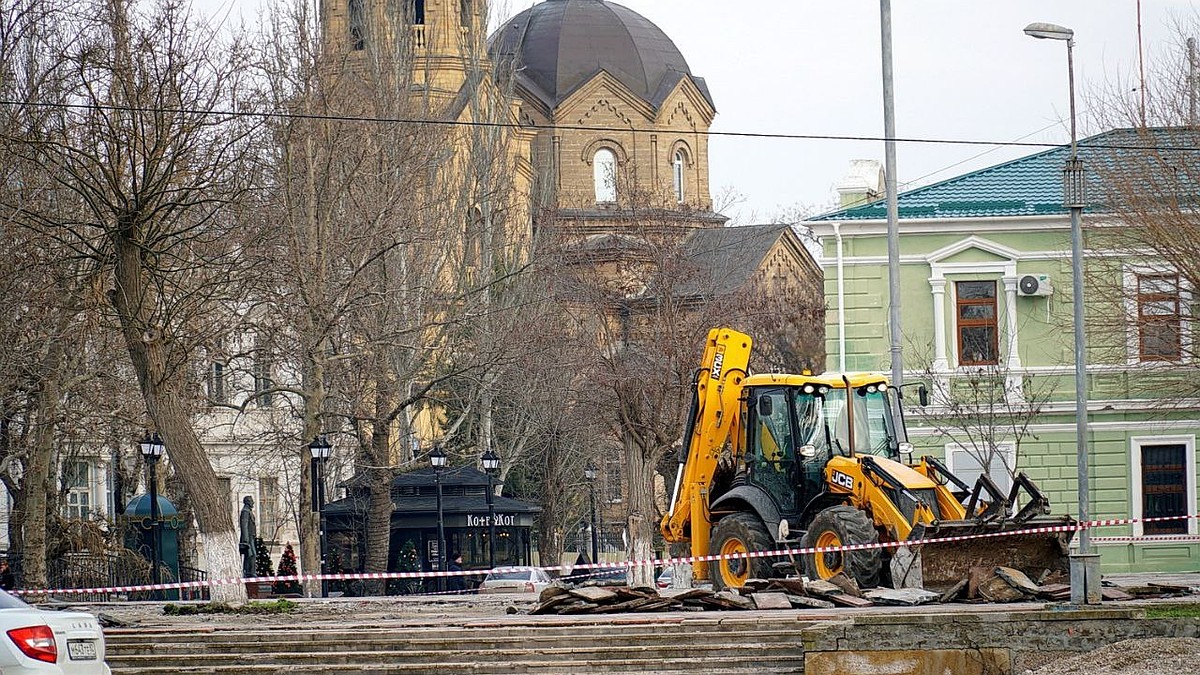 В Евпатории благоустраивают Фестивальную площадь - Лента новостей Крыма