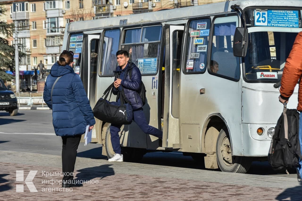 Жители Симферополя жалуются на отсутствие маршруток - Лента новостей Крыма