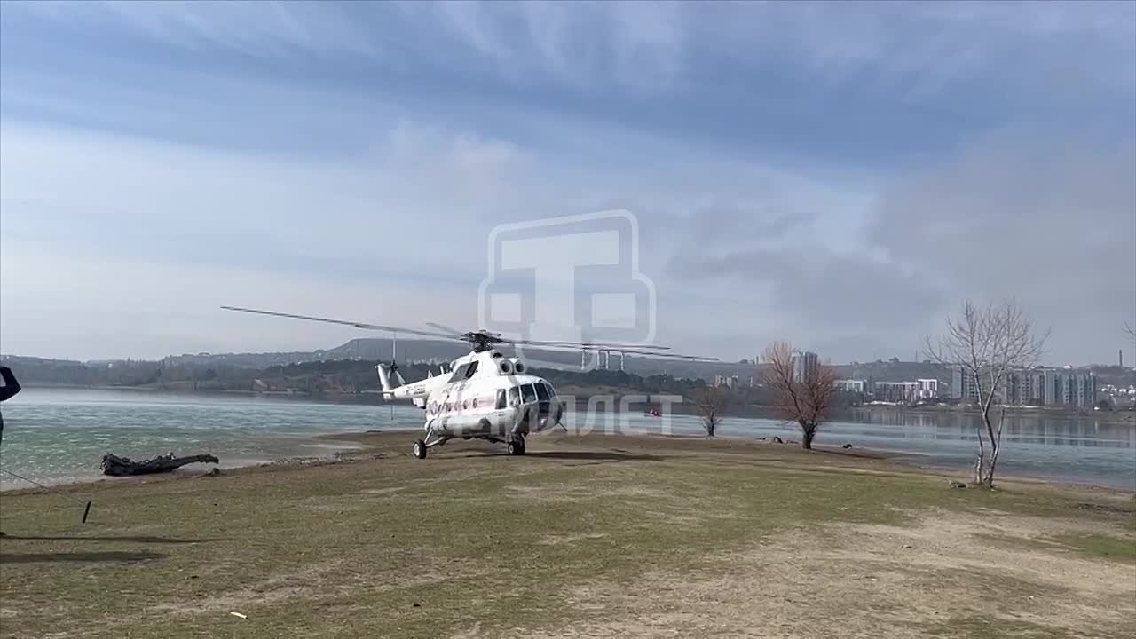 Крымские спасатели десантировались на Симферопольское водохранилище без  парашютов - Лента новостей Крыма