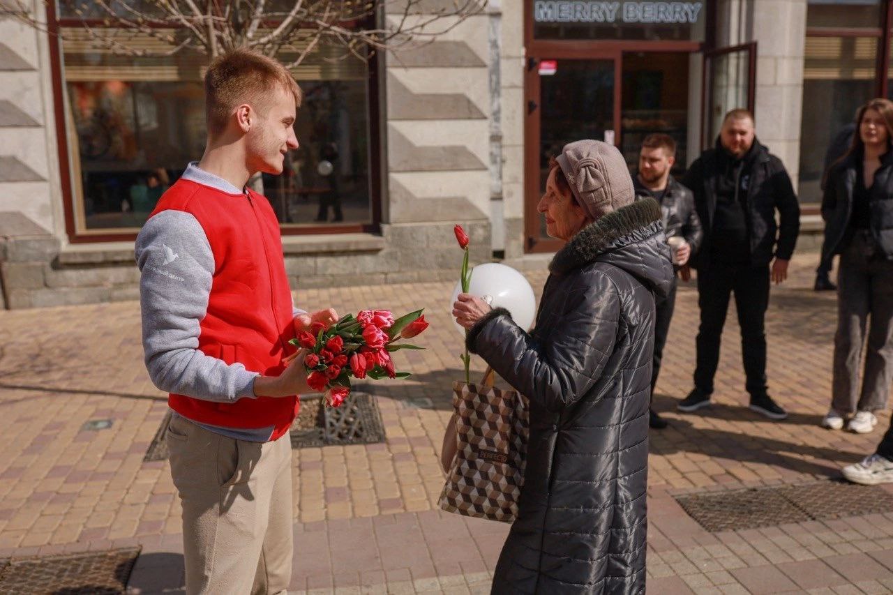 ВСЁ ДЛЯ ЛЮБИМЫХ В Симферополе прошла самая нежная акция «Вам, любимые