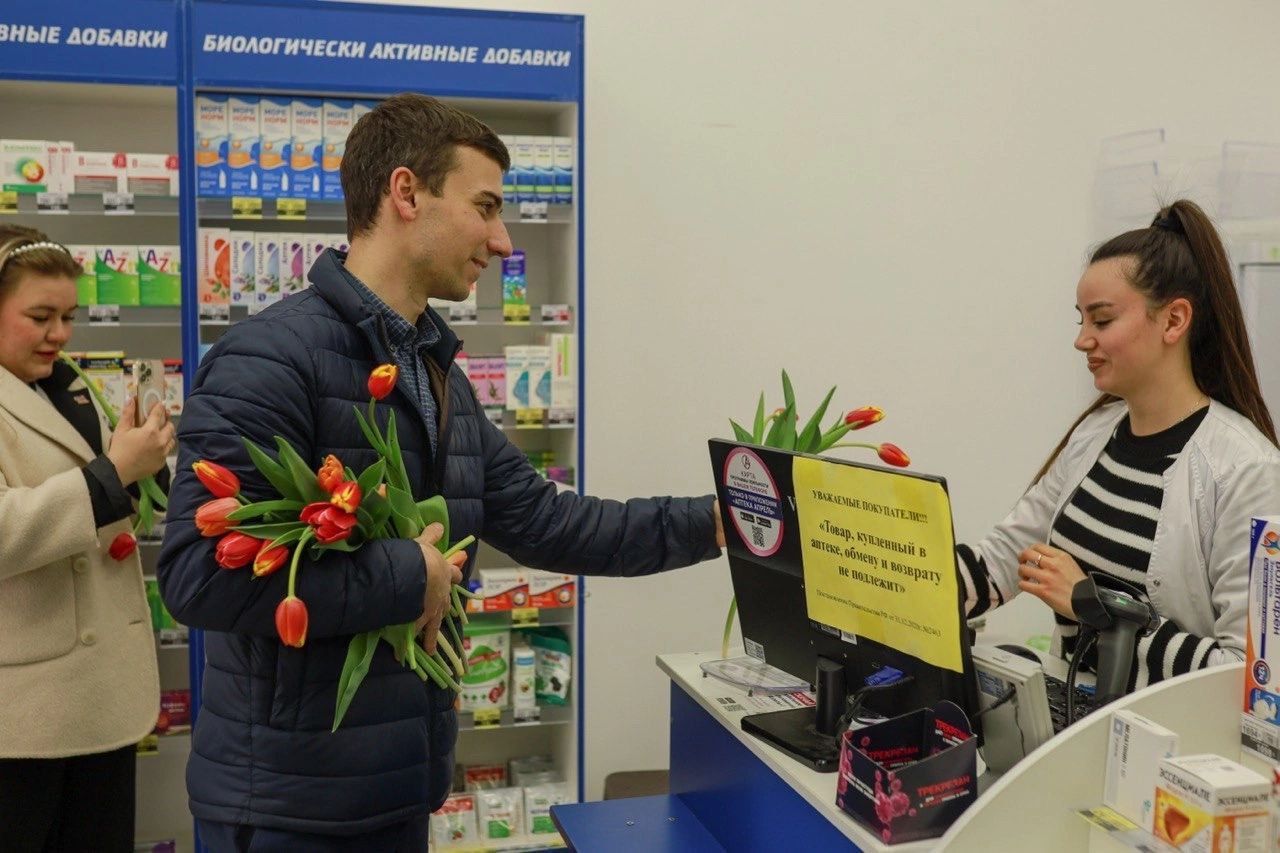 ВСЁ ДЛЯ ЛЮБИМЫХ В Симферополе прошла самая нежная акция «Вам, любимые