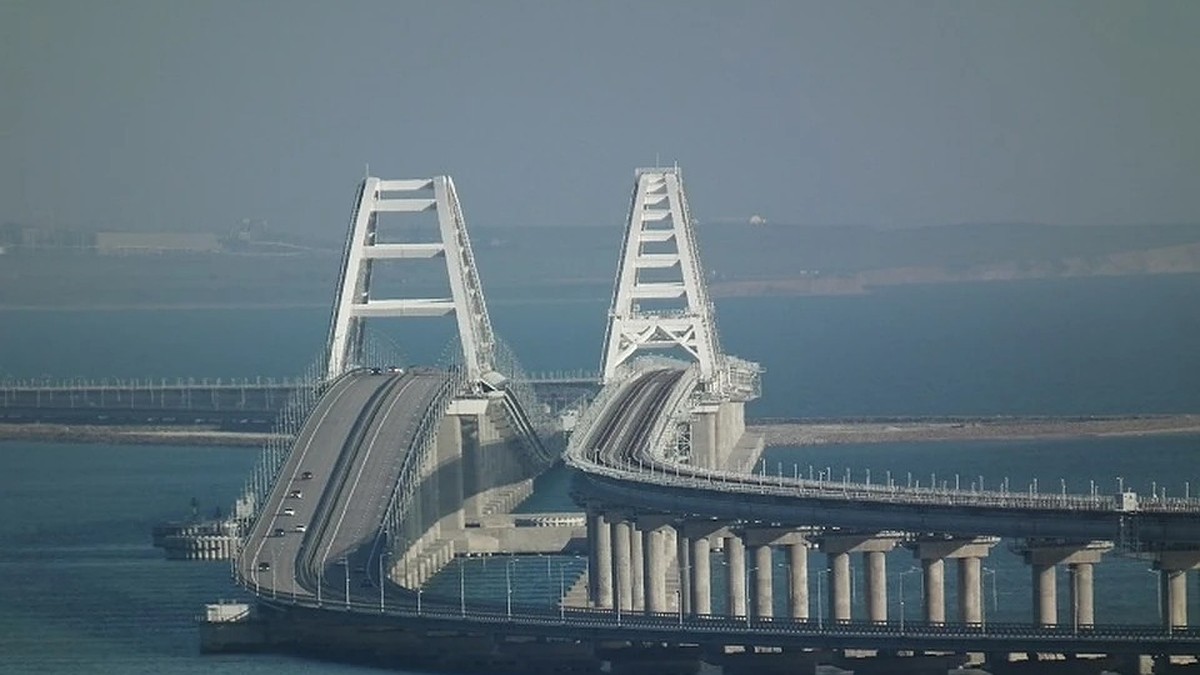 Перед Крымским мостом образовалась очередь из более чем 700 автомобилей -  Лента новостей Крыма