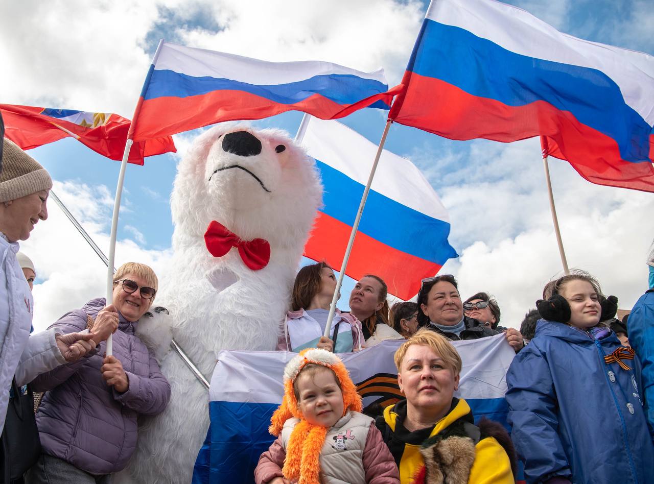 Михаил Развожаев: Сегодня на Мекензиевых горах появился новый геоглиф —  зелёная надпись «Севастополь» - Лента новостей Крыма