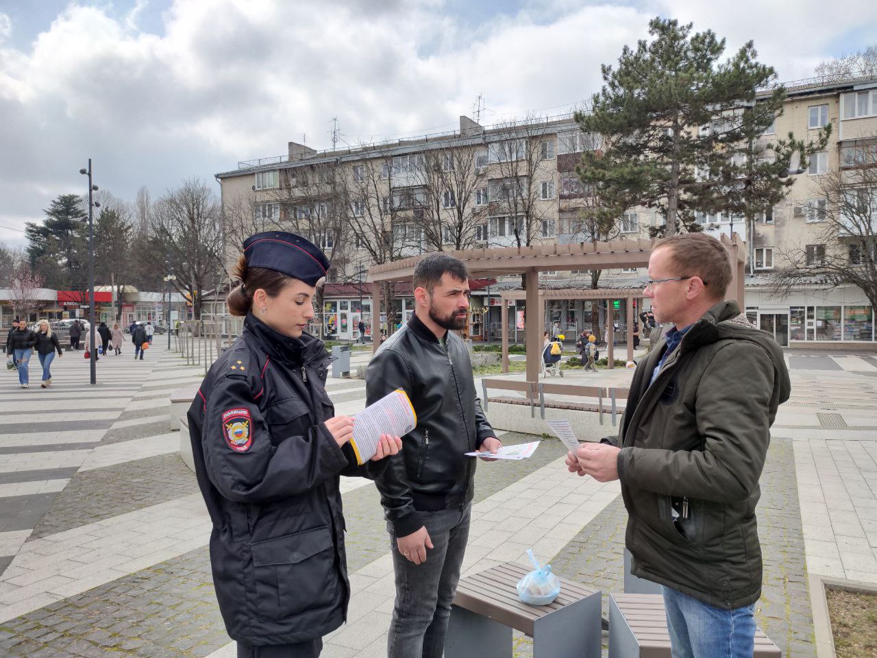 В столице Крыма сотрудники полиции приняли участие во Всероссийской  антинаркотической акции «Сообщи, где торгуют смертью» - Лента новостей Крыма