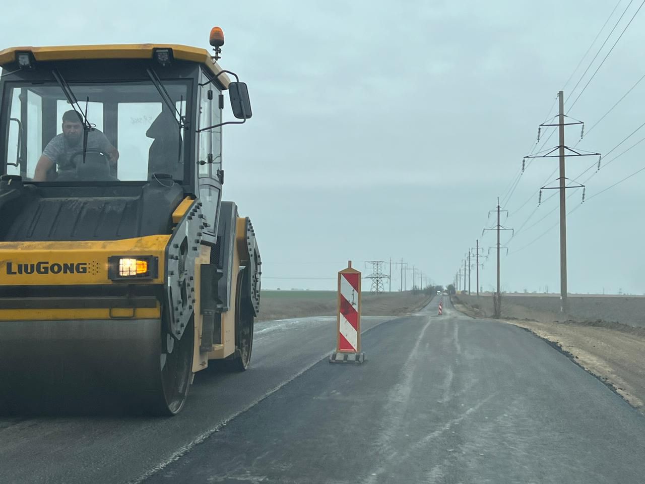 В рамках национального проекта «Безопасные качественные дороги» в  Республике Крым ведутся работы по ремонту участка дороги... - Лента  новостей Крыма