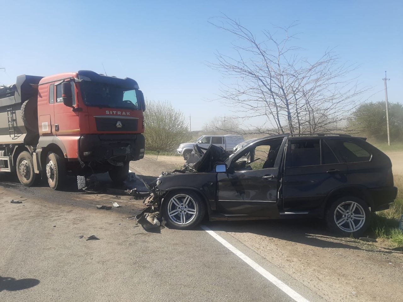 В Джанкойском районе водитель «БМВ» на встречке врезался в фуру - Лента  новостей Крыма