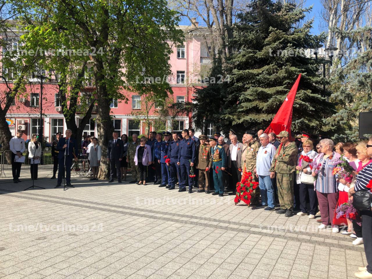 В Феодосии проходит торжественный митинг, посвящённый 80-летней годовщине  освобождения Крыма от фашистов - Лента новостей Крыма