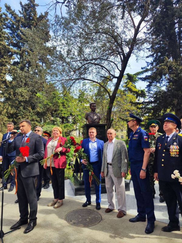 В Ялте открыли памятник Герою Советского Союза Гали Мазитову