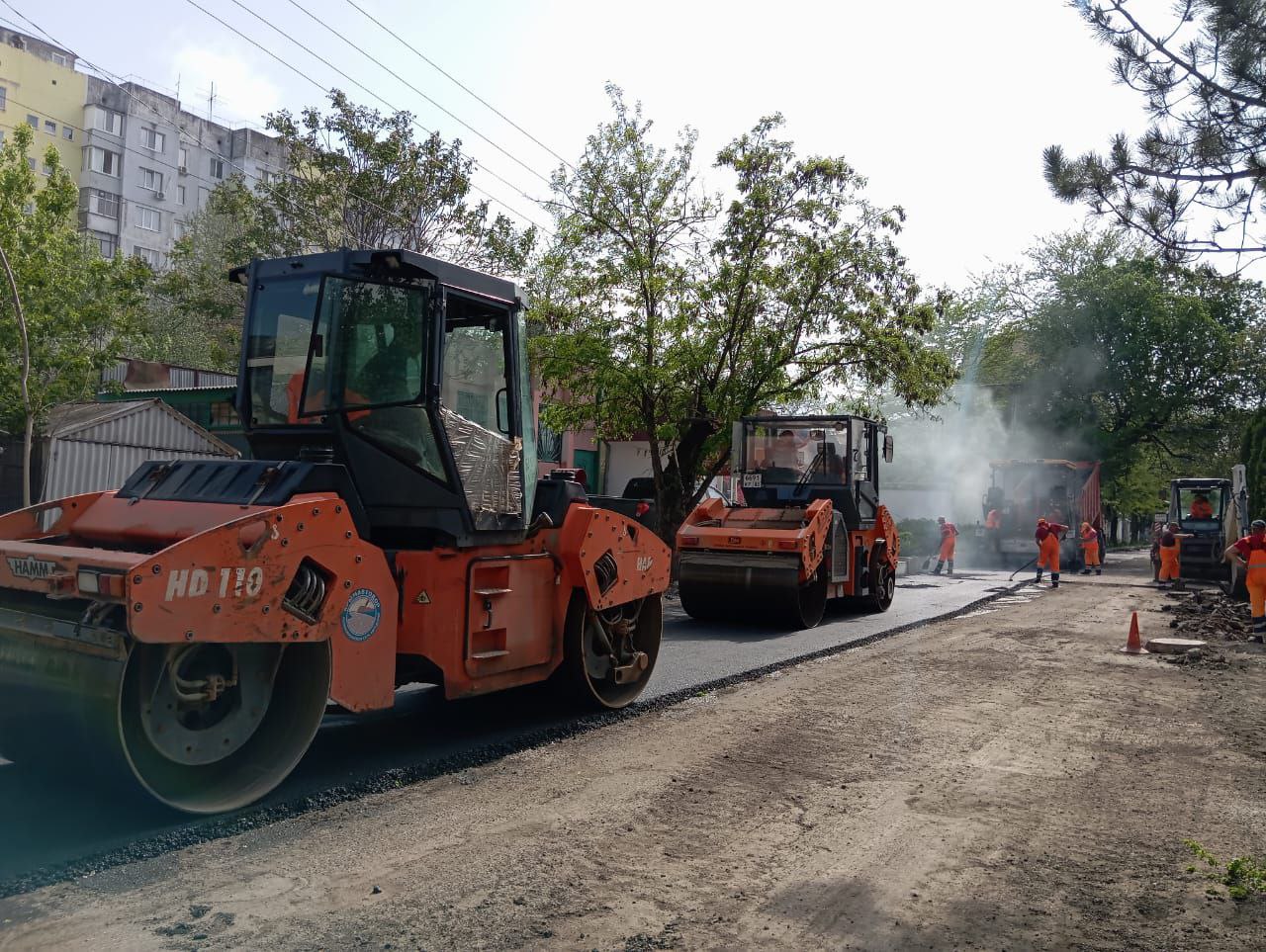 В Симферополе устраняют дефекты верхнего слоя покрытия на уличной сети -  Лента новостей Крыма