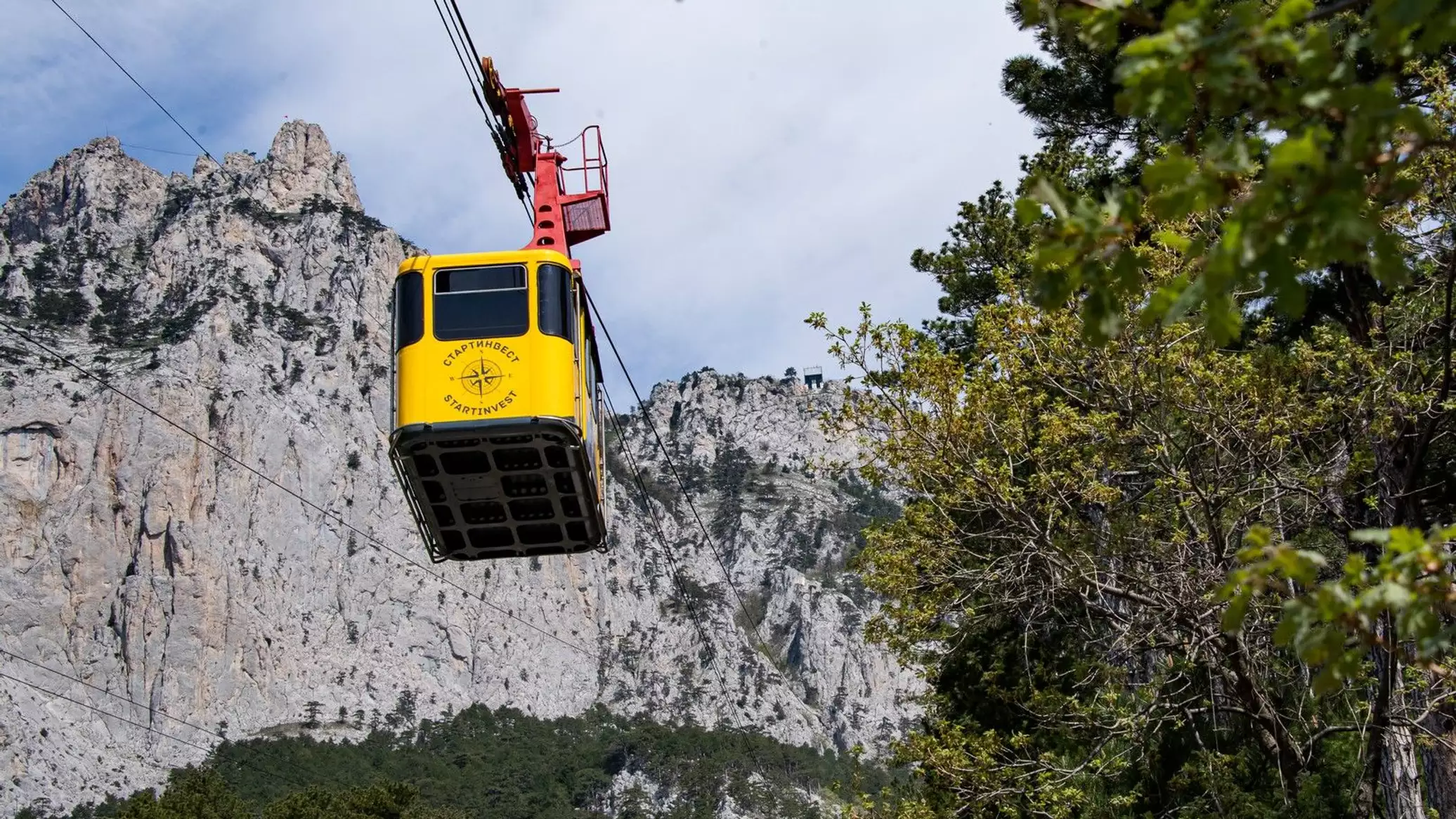 Дату открытия канатной дороги на Ай-Петри в Крыму перенесли из-за сильного  ветра - Лента новостей Крыма