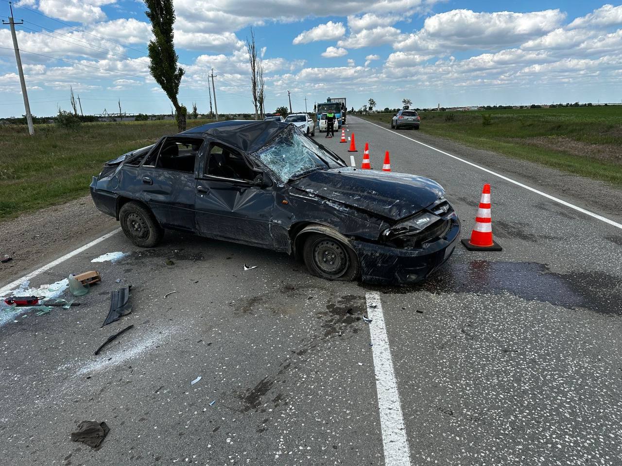 Двухлетний ребёнок и женщина-водитель получили травмы в автомобиле,  перевернувшемся на дороге Саки - Орловка - Лента новостей Крыма