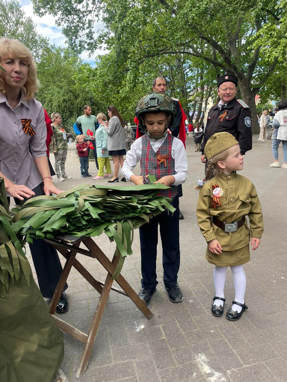 Работники спортивного центра ЦСКА из Геленджика приняли участие в выставке  волонтёрской продукции - Лента новостей Крыма