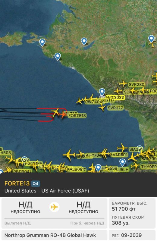      RQ-4 Global Hawk,    ,   150    ,      ;     RC-135W Rivet Joint