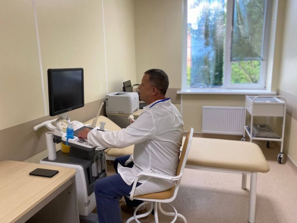 В Крымском поселке городского типа Красногвардейское после капитального ремонта открылась поликлиника