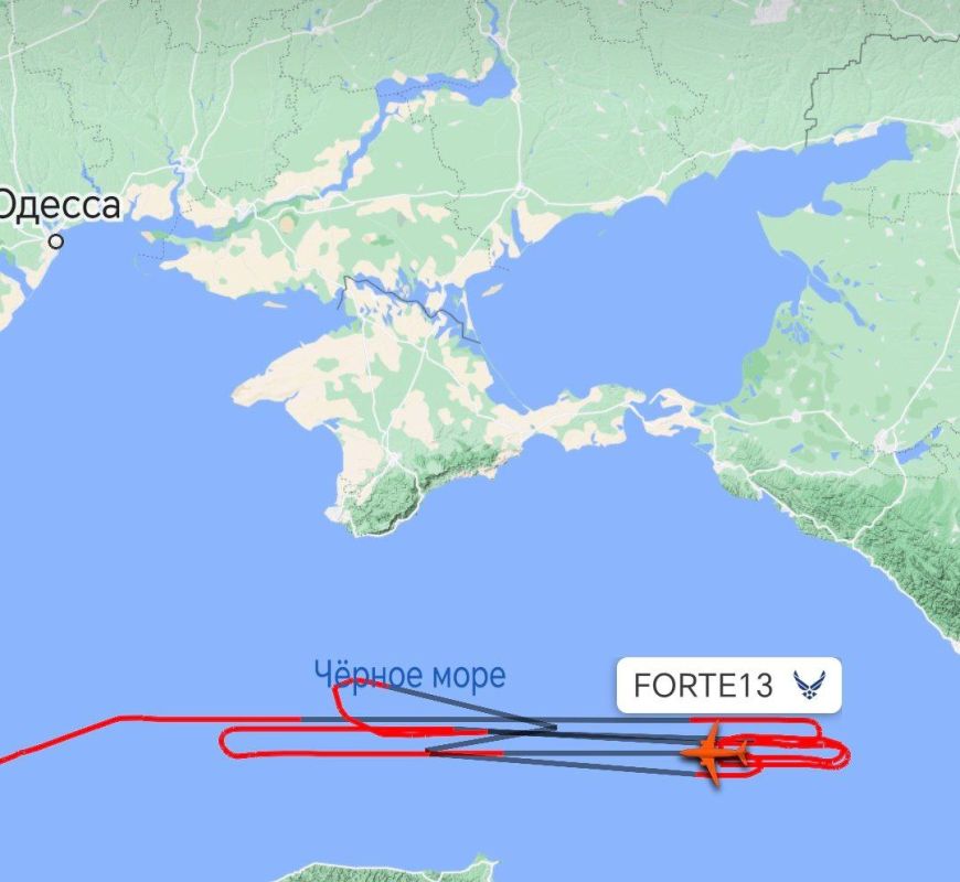          RC-135W Rivet Joint     RQ-4B Global Hawk  