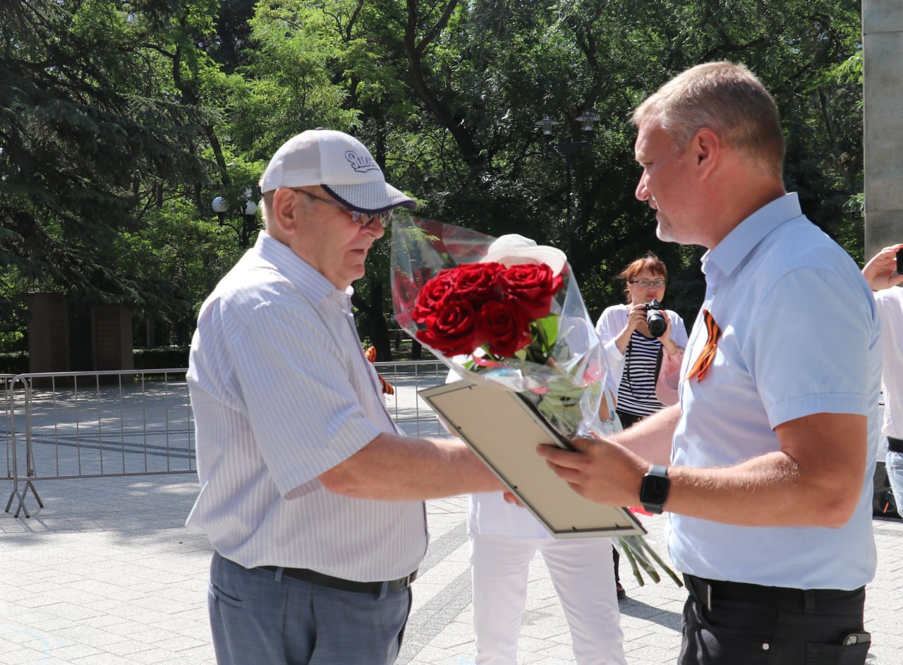 Игорь Ткаченко: Поздравил с 83-летием председателя Феодосийской городской  общественной организации социальной поддержки ветеранов войны, труда,  военной службы и правоохранительных органов Валерия Серг - Лента новостей  Крыма