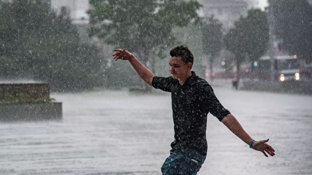 В Крыму объявлено штормовое предупреждение на два дня из-за ливней с градом и шквалом