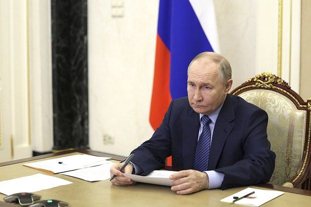 Путину предложили не менять глав трех российских регионов