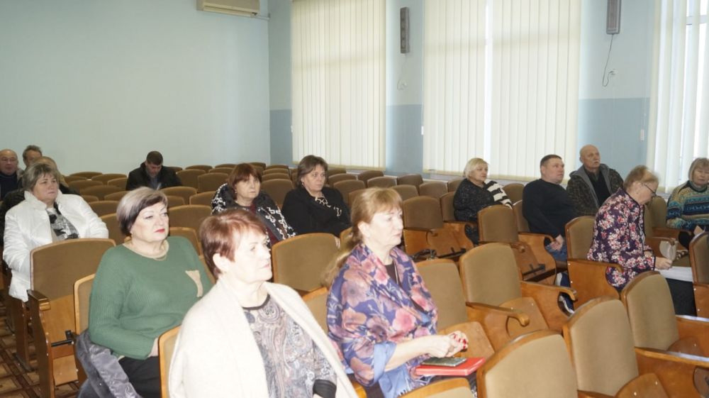 16 декабря состоялось аппаратное совещание под руководством главы администрации Советского района Александра Харламова по социально значимым вопросам района с руководителями структурных подразделений администрации, районного...