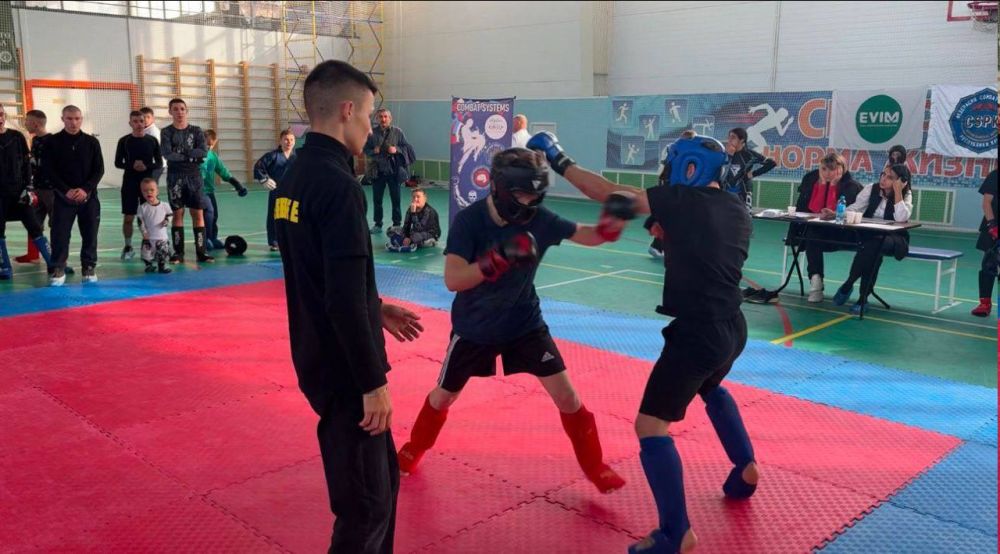 Спортсмены Белогорского района, воспитанники Федерации спортивных боевых единоборств Республики Крым «Combat Systems», представили наш район в Первенстве Республики Крым по смешанным боевым искусствам среди детей, юношей, кадетов, юниоров и взрослых в раз