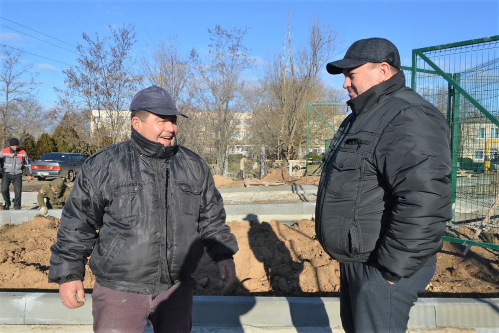 Александр Соколовский проверил ход реконструкции детского сада в с. Гришино Александр Соколовский проверил ход реконструкции детского сада в с. Гришино