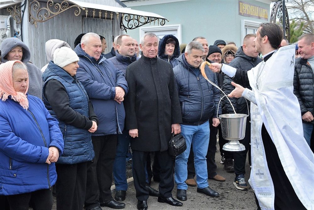 На Крещение Господне в Храме Архистратига Михаила (с. Новая Деревня) прошли богослужение и купания На Крещение Господне в Храме Архистратига Михаила (с. Новая Деревня) прошли богослужение и купания