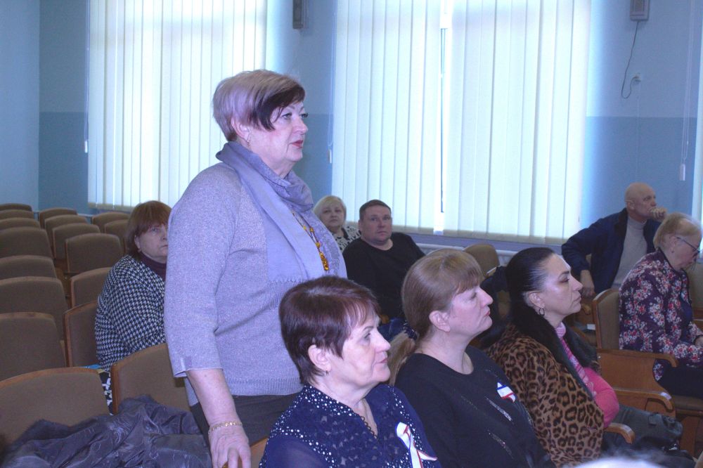 Александр Харламов провел аппаратное совещание по социально значимым вопросам Советского района Александр Харламов провел аппаратное совещание по социально значимым вопросам Советского района
