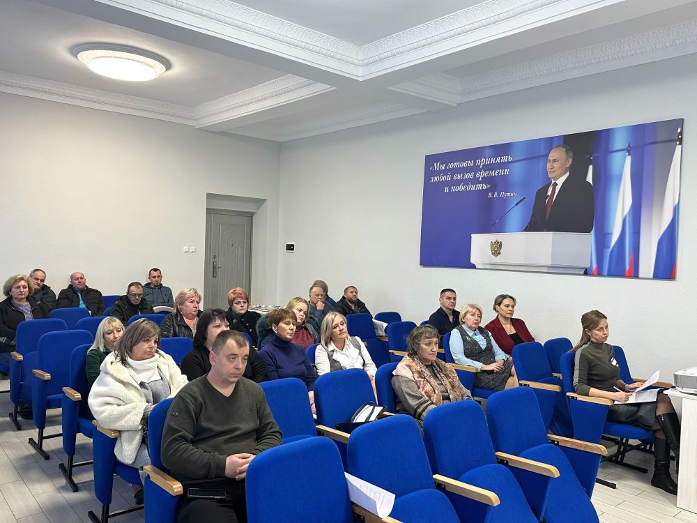 В ходе встречи были подняты вопросы в сферах - бюджетной политики, имущественных отношений, санитарной очистки В ходе встречи были подняты вопросы в сферах - бюджетной политики, имущественных отношений, санитарной очистки