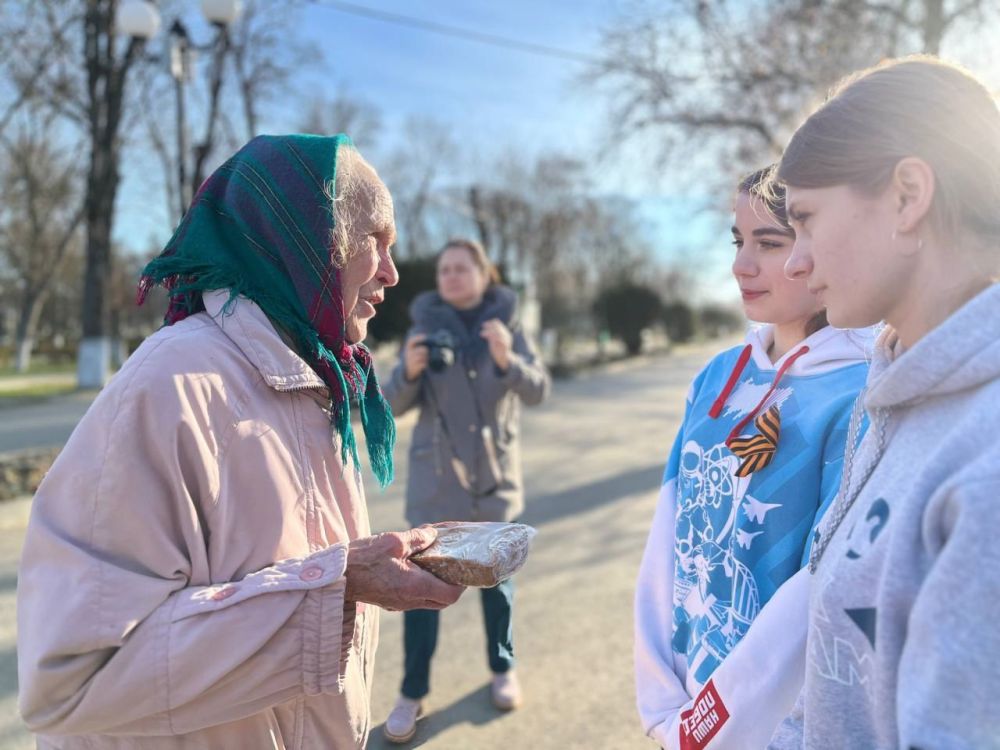 27 января в центре поселка Советский прошла Всероссийская акция памяти «Блокадный хлеб», которая призвана напомнить о мужестве жителей Ленинграда, переживших беспрецедентную блокаду миллионного города фашистскими захватчиками