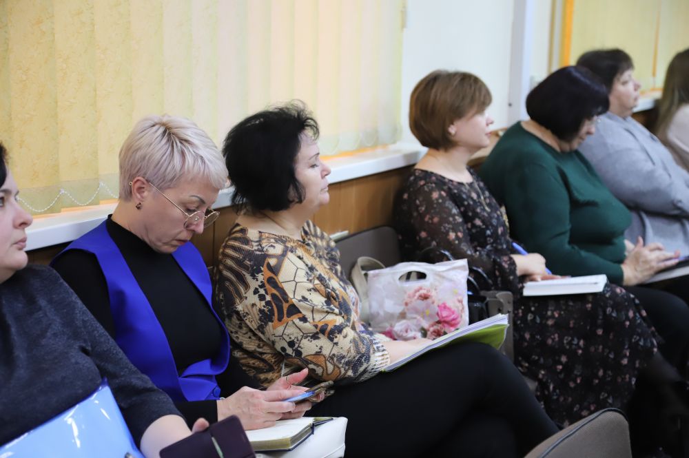 В администрации Бахчисарайского района состоялась стратегическая сессия с руководителями образовательных учреждений, посвященная обсуждению Стратегии развития образования РФ В администрации Бахчисарайского района состоялась стратегическая сессия с руководителями образовательных учреждений, посвященная обсуждению Стратегии развития образования РФ