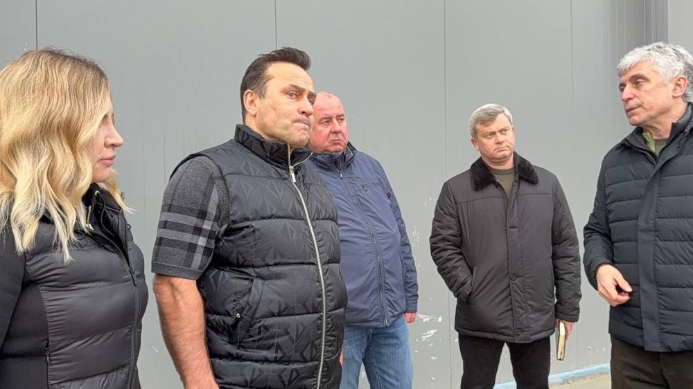 С рабочим визитом Керчь посетили первый заместитель Председателя Комитета Государственной Думы по физической культуре и спорту Дмитрий Свищев и министр спорта Республики Крым Ольга ТОРУБАРОВА. С рабочим визитом Керчь посетили первый заместитель Председателя Комитета Государственной Думы по физической культуре и спорту Дмитрий Свищев и министр спорта Республики Крым Ольга ТОРУБАРОВА.