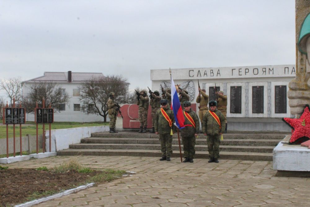 В селе Батальное открыли Памятные знаки бойцам и командирам Красной армии, погибшим на Ак- Монайских позициях В селе Батальное открыли Памятные знаки бойцам и командирам Красной армии, погибшим на Ак- Монайских позициях