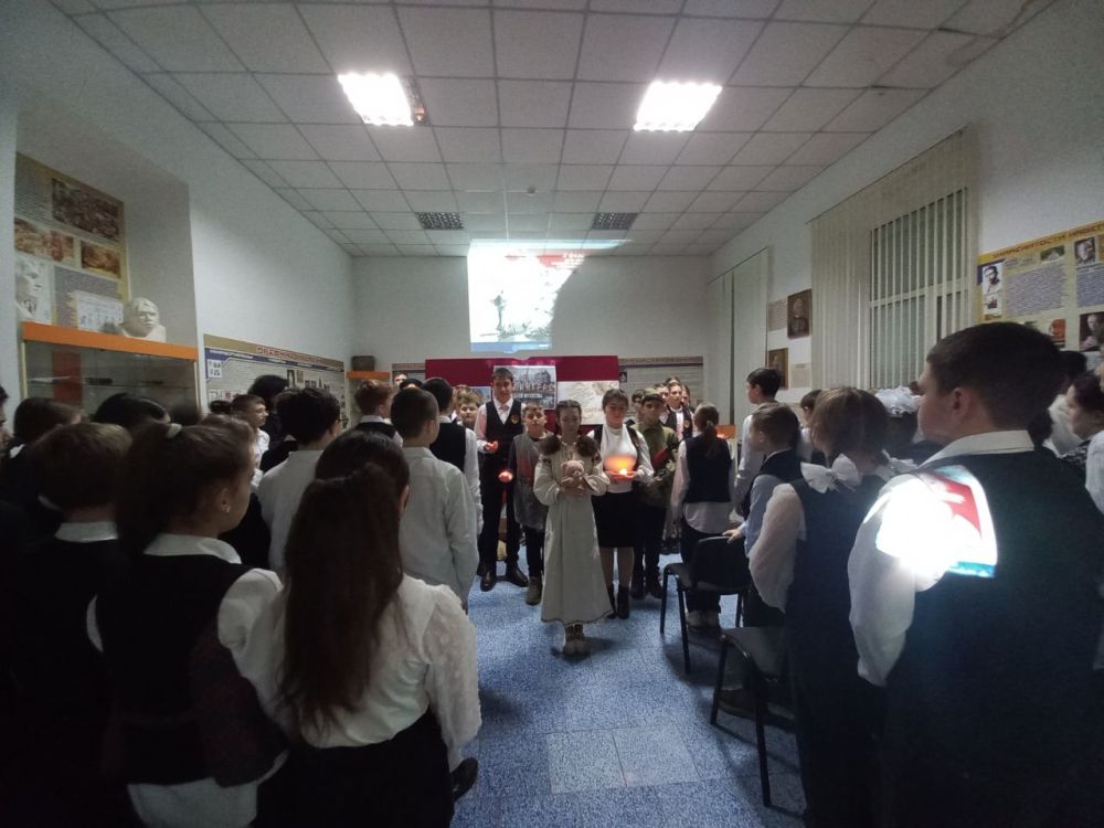 Ко дню разгрома советскими войсками немецко –фашистских войск в Сталинграде в Белогорском районном историко-краеведческом музее прошли мероприятия: «Герои Сталинградской битвы» и «Горящий Сталинград» Ко дню разгрома советскими войсками немецко –фашистских войск в Сталинграде в Белогорском районном историко-краеведческом музее прошли мероприятия: «Герои Сталинградской битвы» и «Горящий Сталинград»