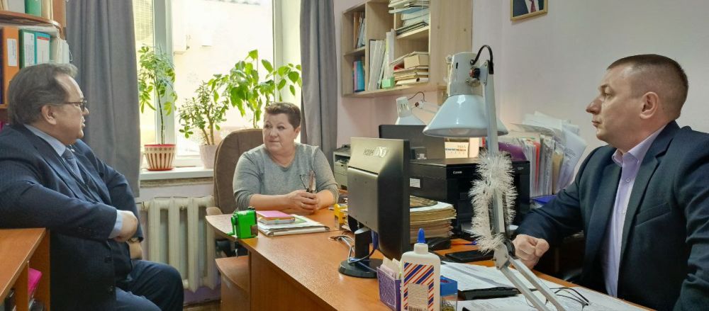 Олег Лобов обсудил актуальные вопросы деятельности муниципального архива Ленинского района Олег Лобов обсудил актуальные вопросы деятельности муниципального архива Ленинского района