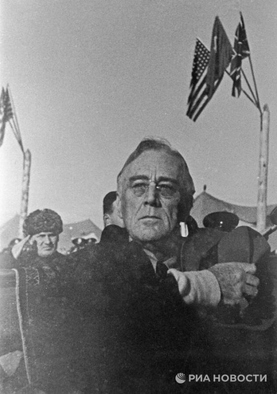  :   1945 