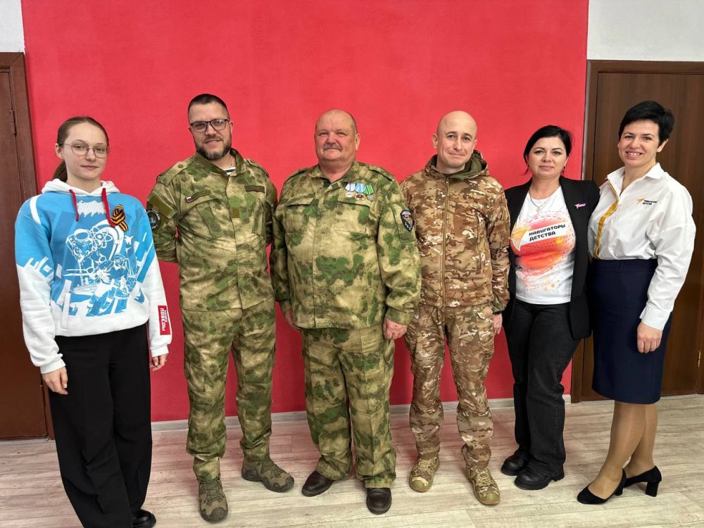 В Молодежном центре пгт. Советского прошла встреча молодежи с участниками специальной военной операции «Говорим с Героем» В Молодежном центре пгт. Советского прошла встреча молодежи с участниками специальной военной операции «Говорим с Героем»