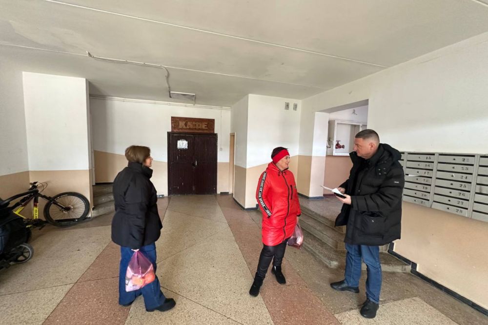 Начальник по жилищному надзору РК Дмитрий Разумовский провёл выборочный объезд многоквартирных домов в селах Фрунзе и Орехово